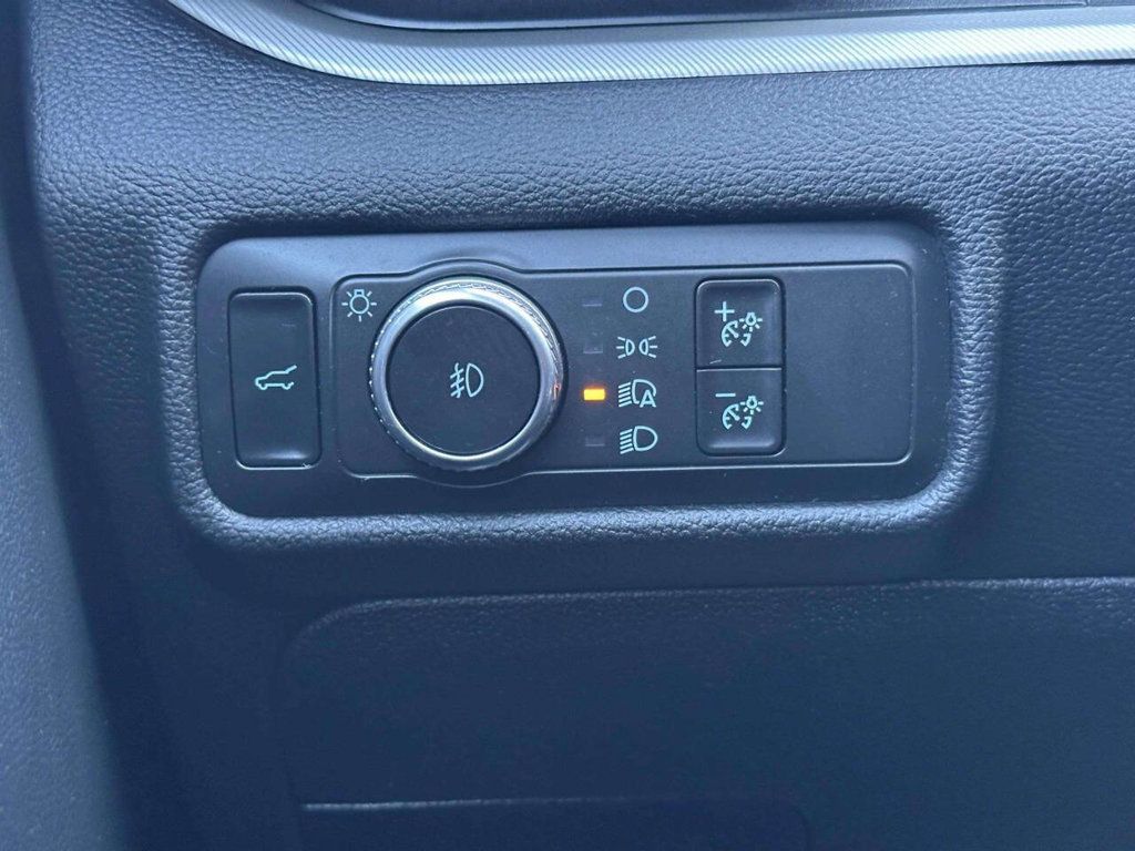 2020 Ford Explorer XLT 4WD - 23036771 - 31