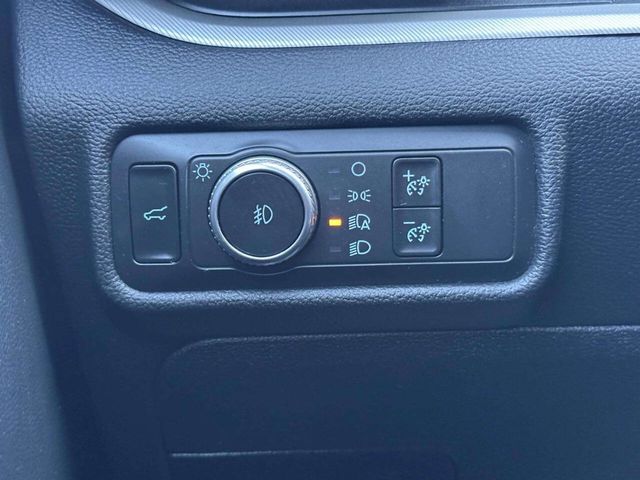 2020 Ford Explorer XLT 4WD - 23036771 - 31