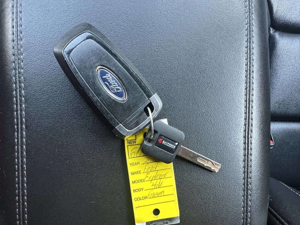 2020 Ford Explorer XLT 4WD - 23036771 - 35