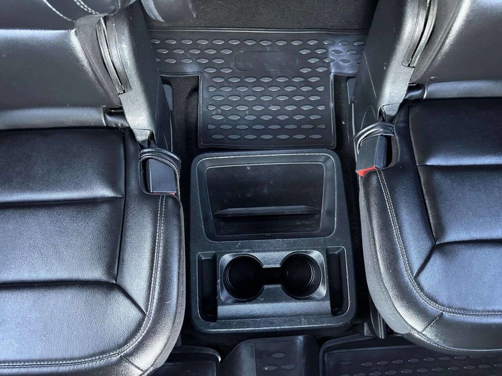 2020 Ford Explorer XLT 4WD - 23036771 - 39