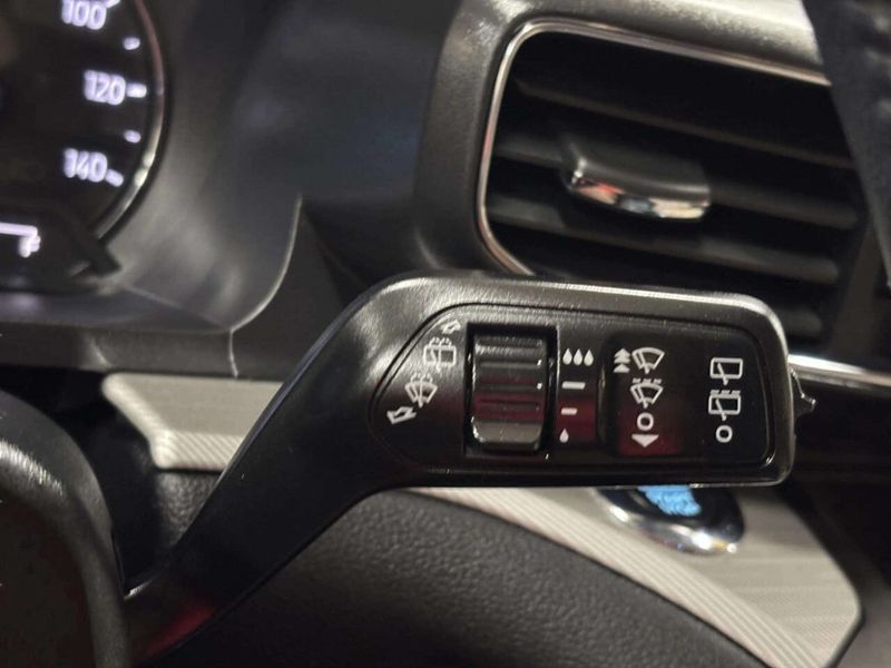 2020 Ford Explorer XLT 4WD - 23049468 - 34