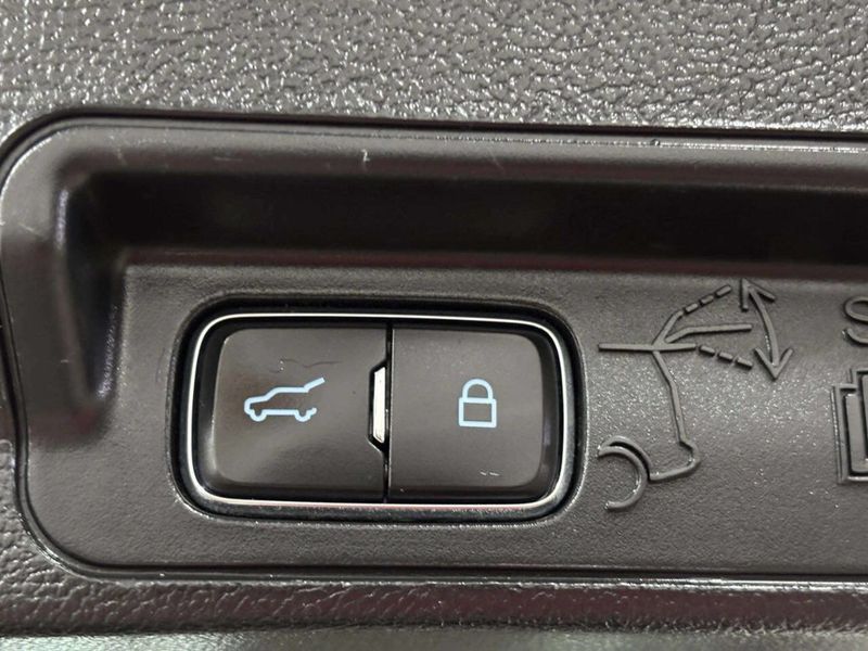 2020 Ford Explorer XLT 4WD - 23049468 - 6