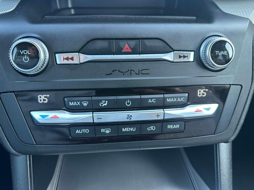 2020 Ford Explorer XLT AWD Leather - 22938563 - 14