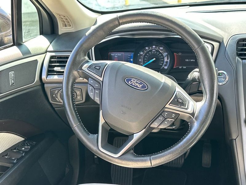 2020 Ford Fusion SE FWD - 22970144 - 17