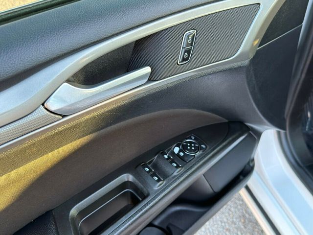 2020 Ford Fusion SE FWD - 22965360 - 10