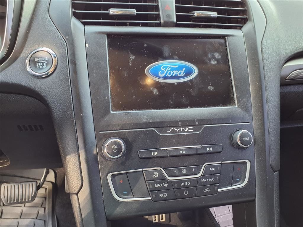 2020 Ford Fusion SE FWD - 22930424 - 10
