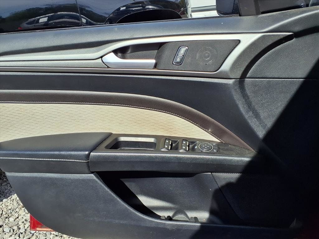 2020 Ford Fusion SE FWD - 22930424 - 15