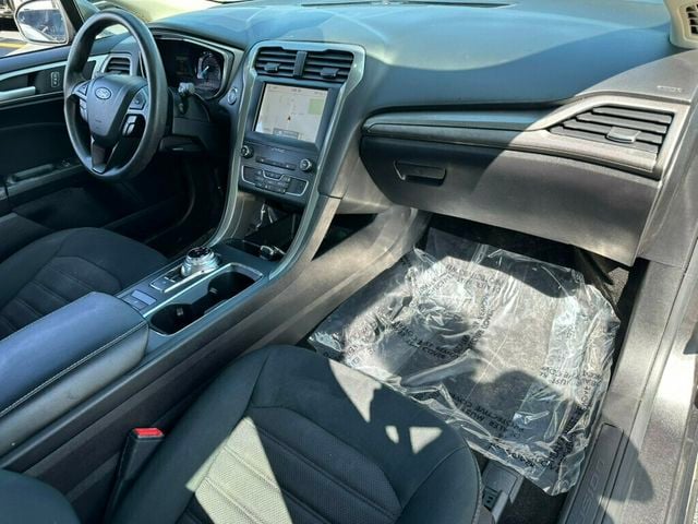2020 Ford Fusion SE FWD - 23067561 - 9