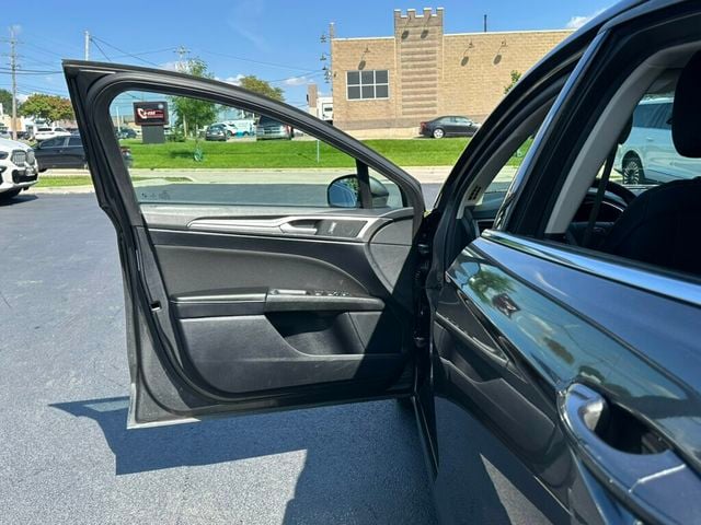 2020 Ford Fusion SE FWD - 23067561 - 17