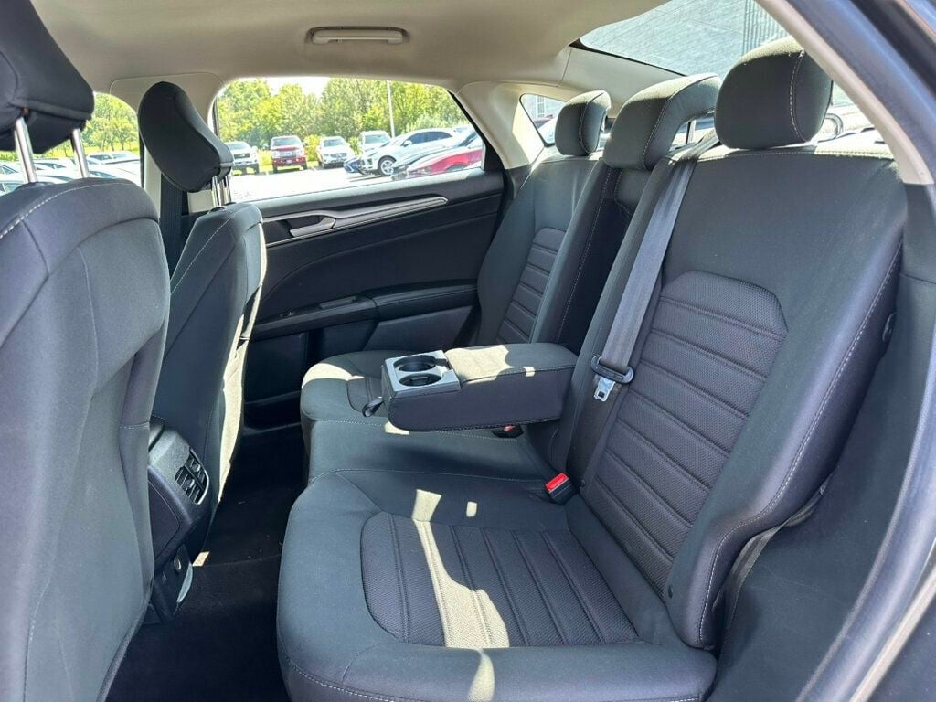 2020 Ford Fusion SE FWD - 23067561 - 19