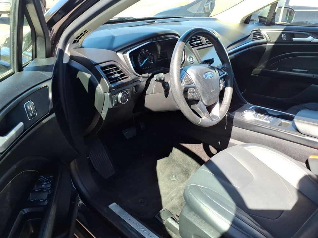 Ford Fusion photo 6
