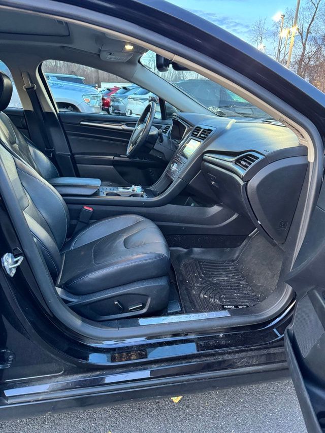 2020 Ford Fusion Hybrid Titanium FWD - 22955389 - 31