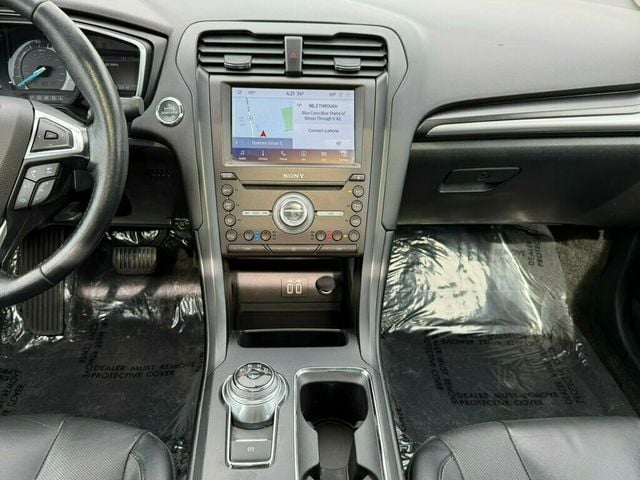 2020 Ford Fusion Hybrid Titanium FWD - 23023018 - 22