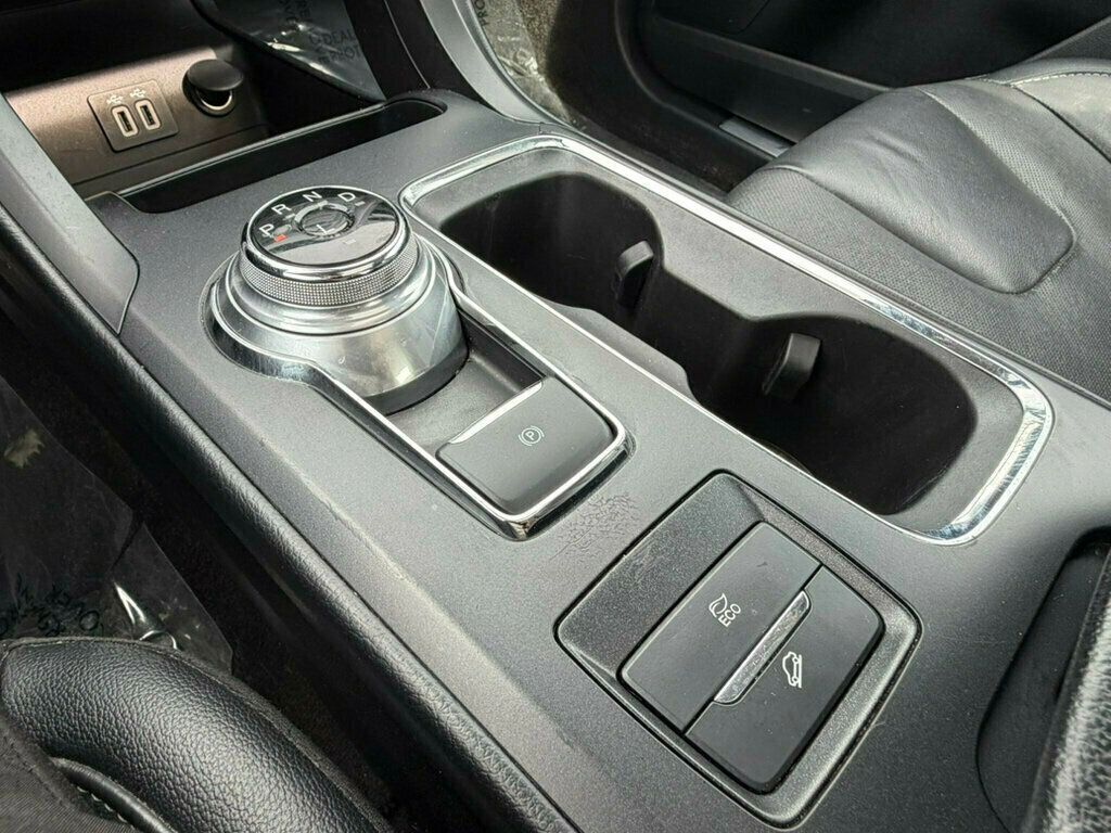 2020 Ford Fusion Hybrid Titanium FWD - 23023018 - 26