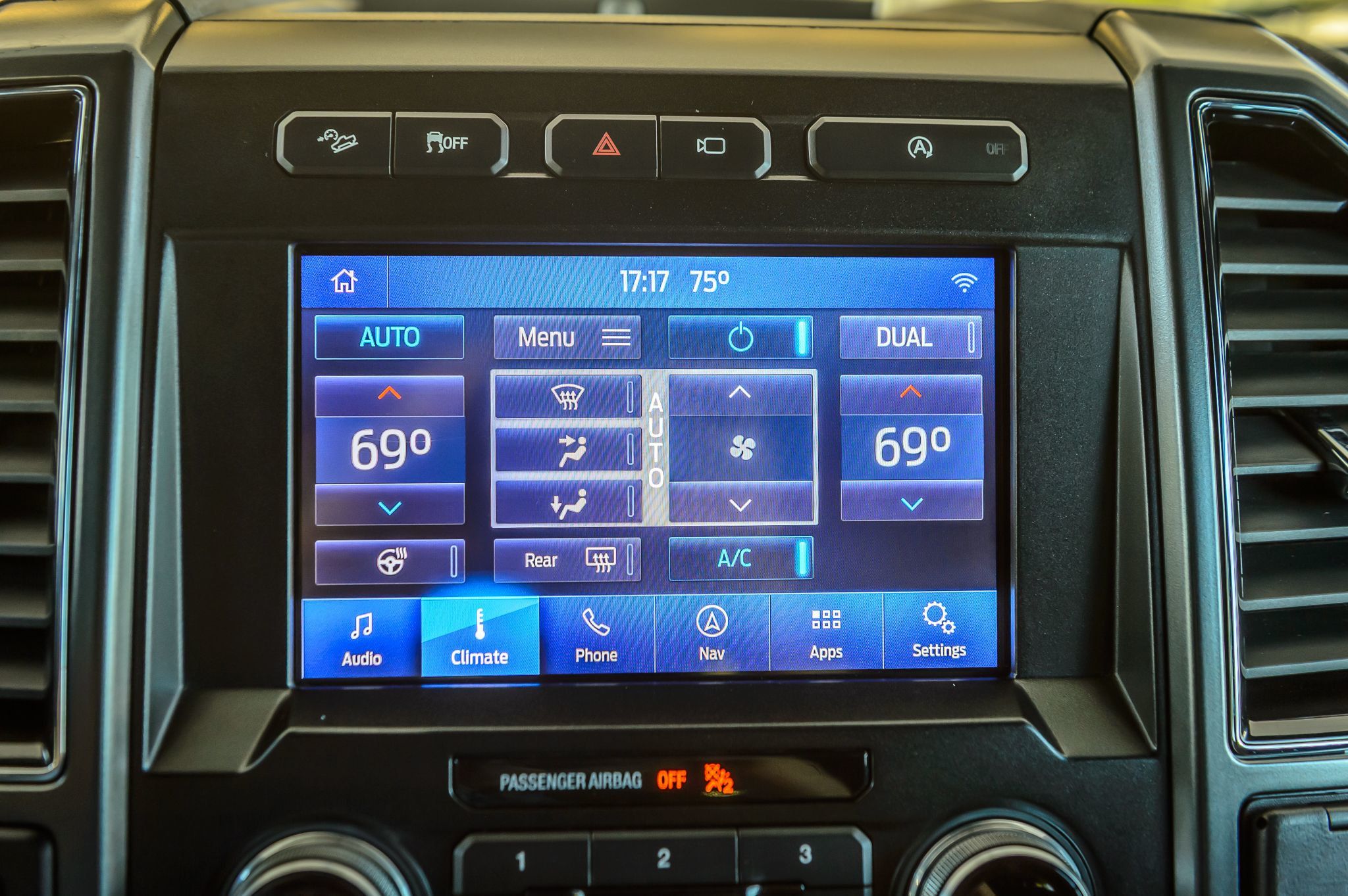 2020 Ford F-150 Lariat photo 19