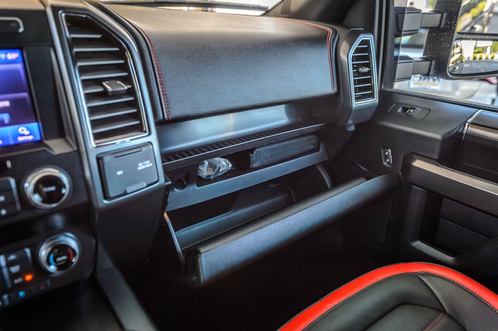 2020 Ford F-150 Lariat photo 36
