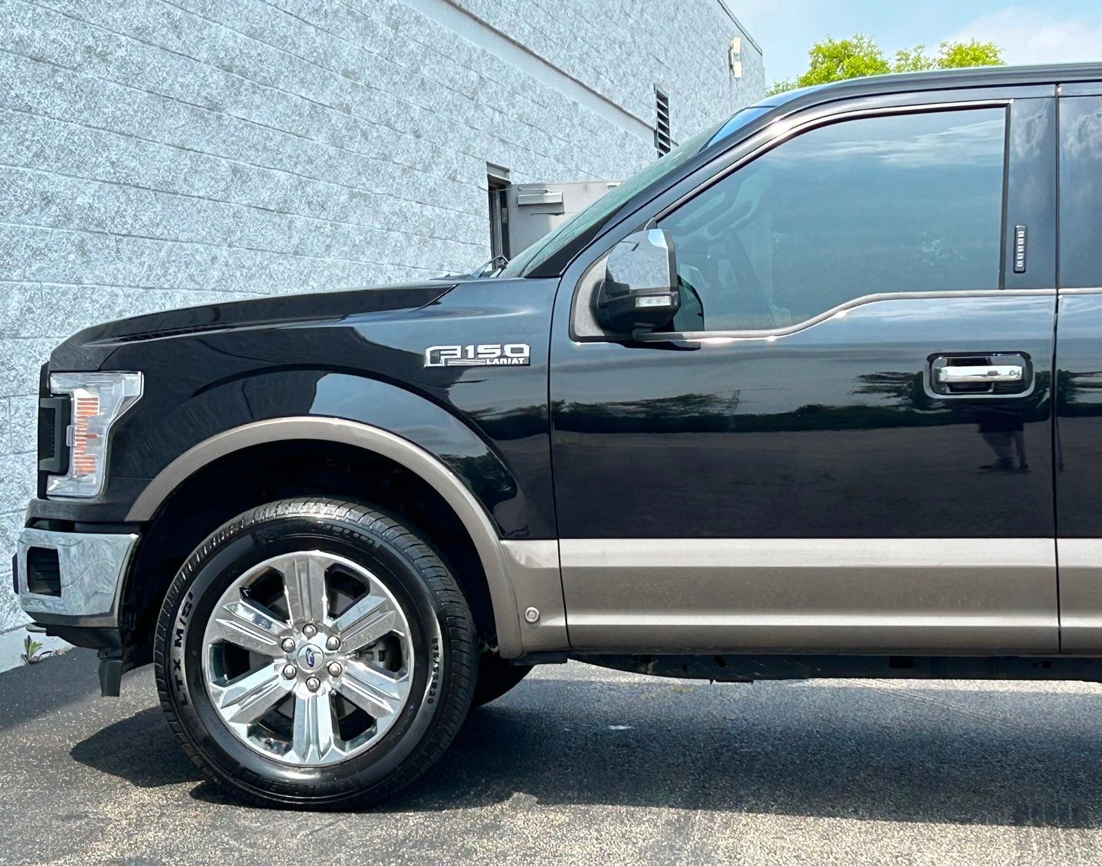 2020 Ford F-150 Lariat photo 16