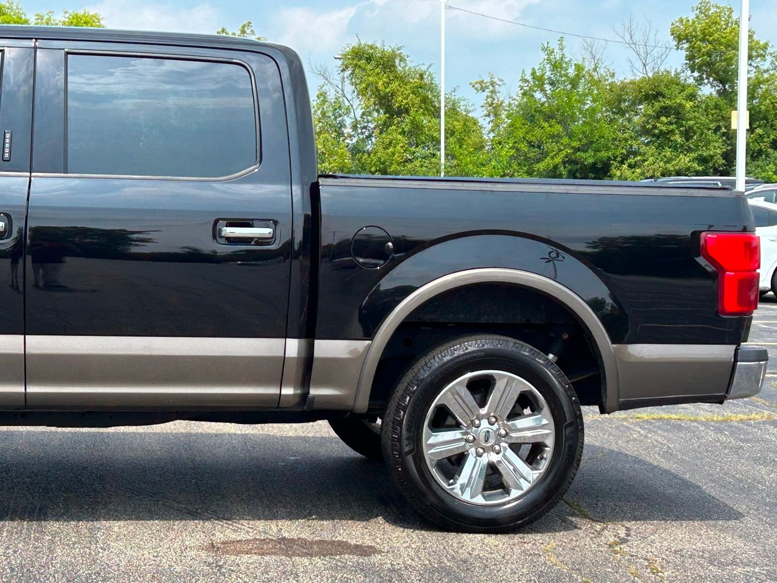 2020 Ford F-150 Lariat photo 17