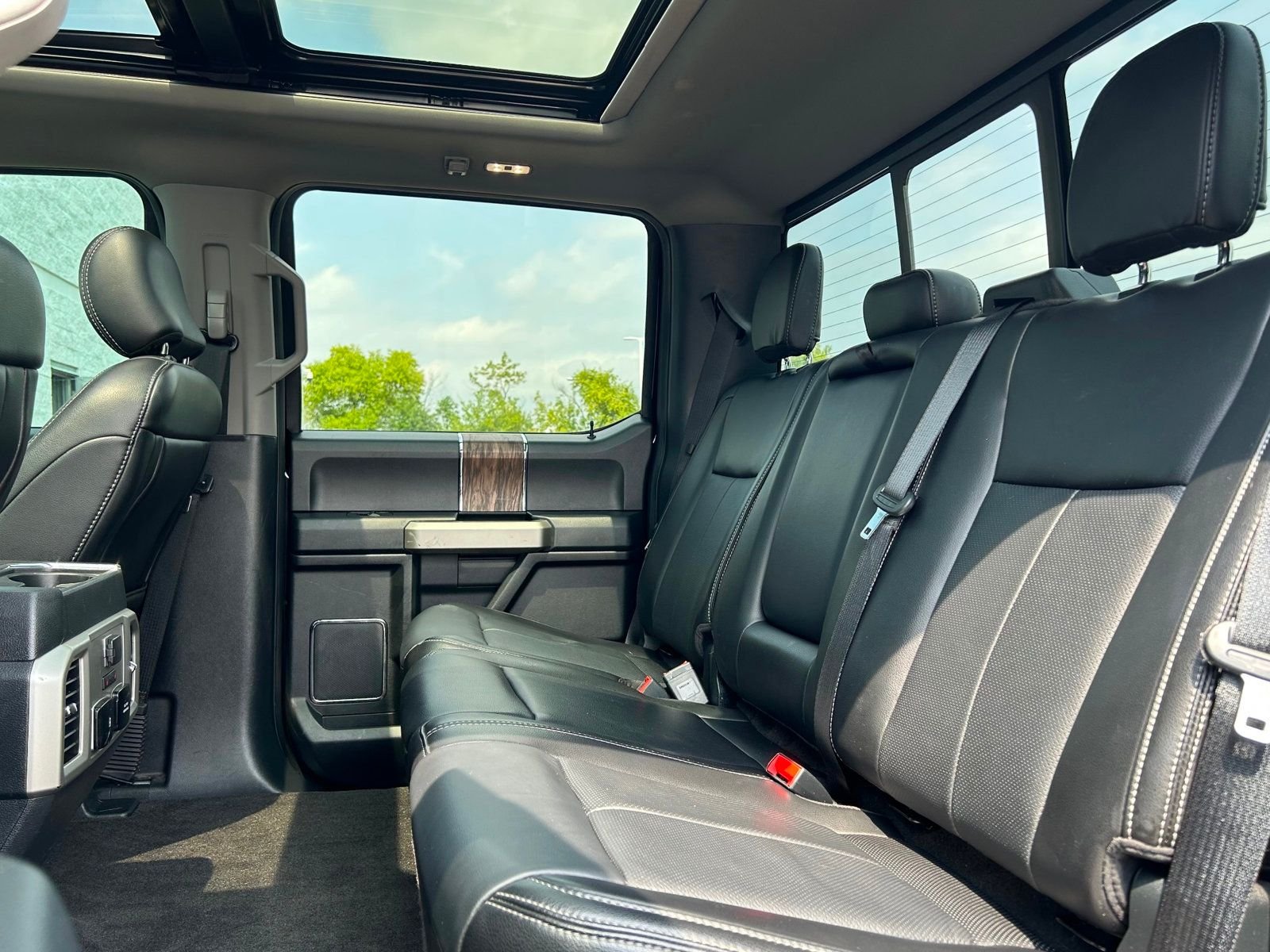 2020 Ford F-150 Lariat photo 23