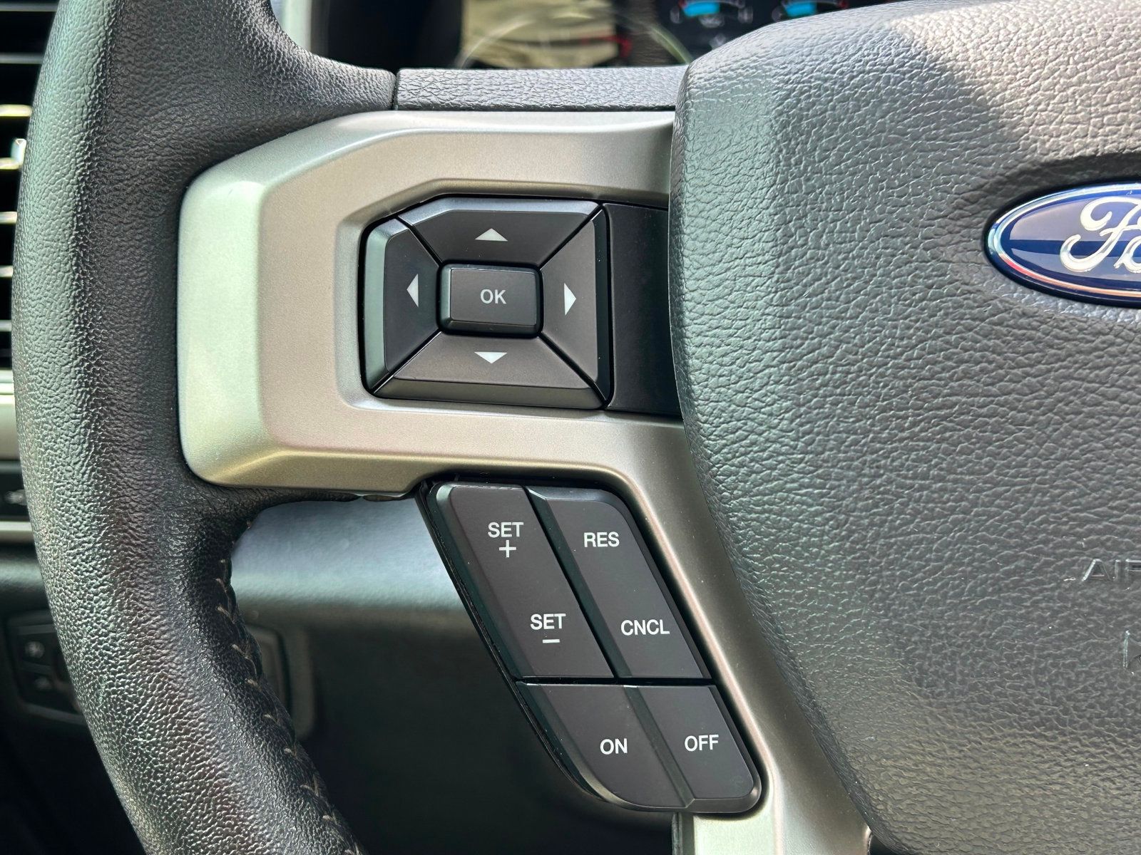 2020 Ford F-150 Lariat photo 27