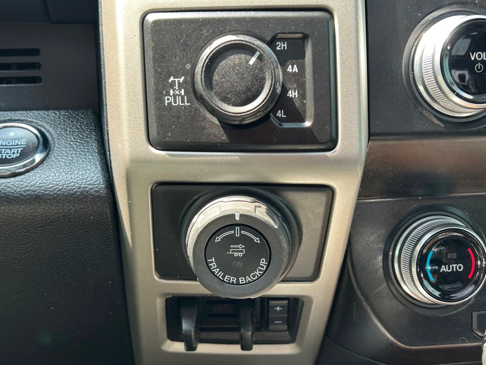 2020 Ford F-150 Lariat photo 35