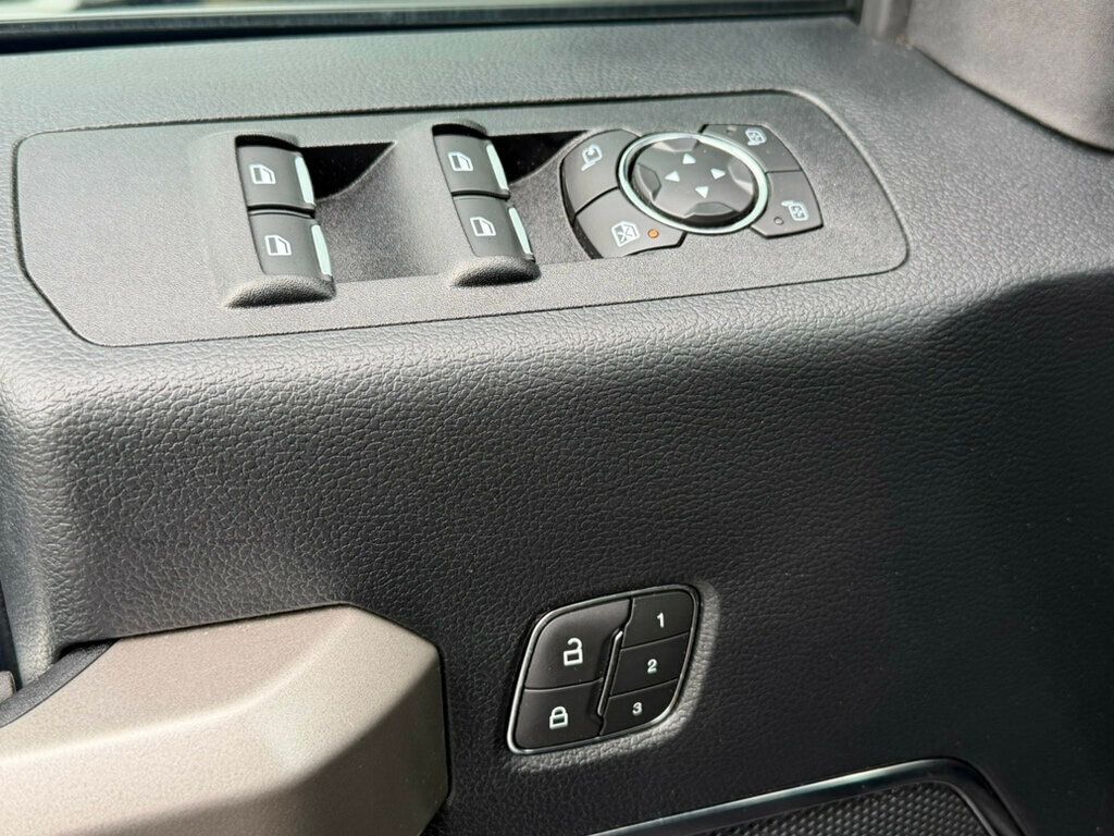 2020 Ford F-150 LARIAT 4WD SuperCrew 5.5' Box - 23029935 - 37