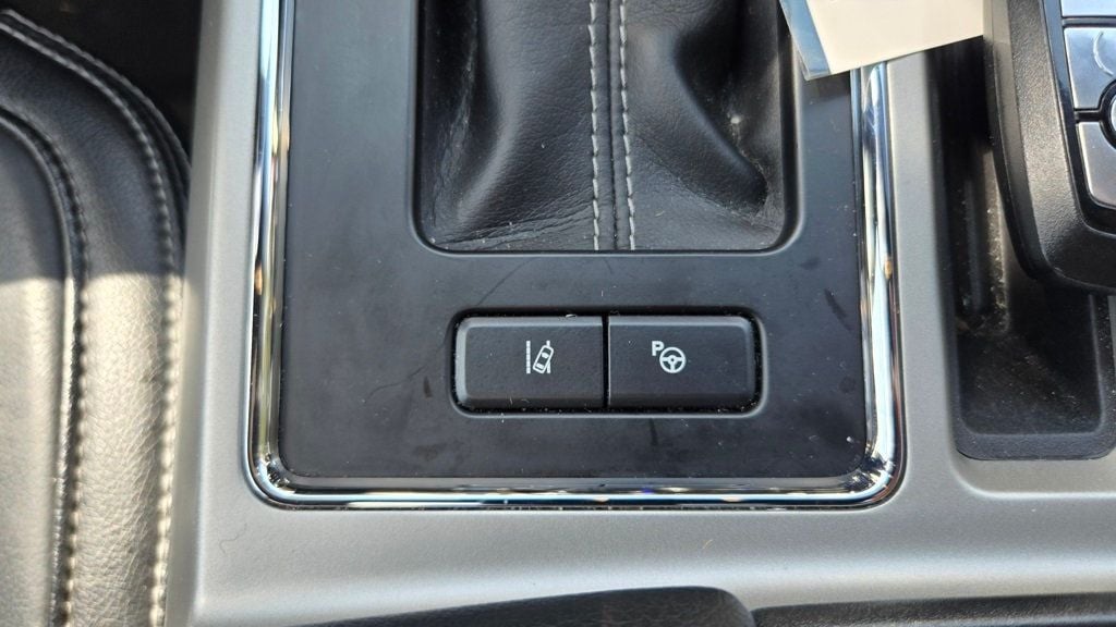 2020 Ford F-150 Lariat photo 19