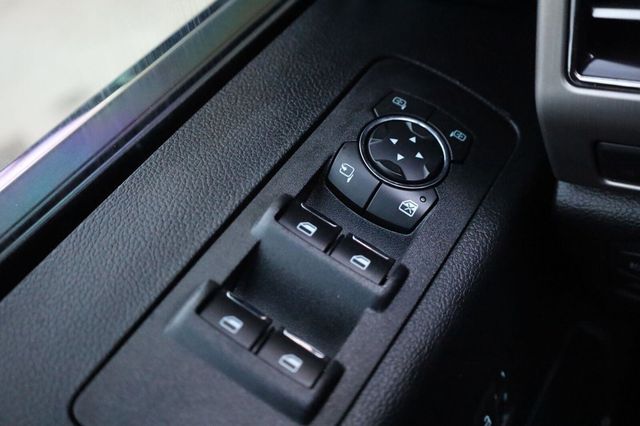2020 Ford F-150 Platinum - 23085921 - 36