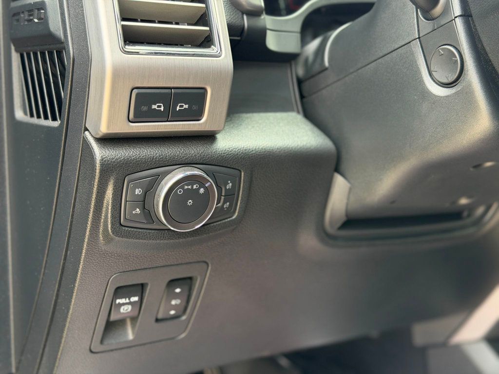 2020 Ford F-150 Platinum 4WD SuperCrew 5.5' Box - 23057529 - 13