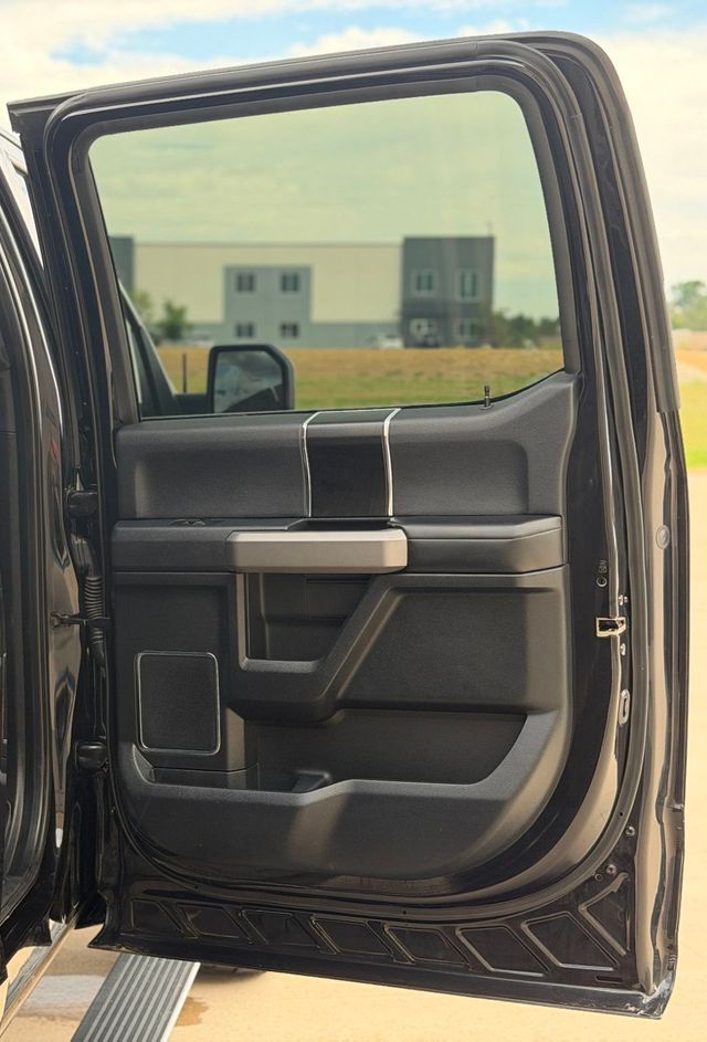 2020 Ford F-150 Platinum 4WD SuperCrew 5.5' Box - 23057529 - 31