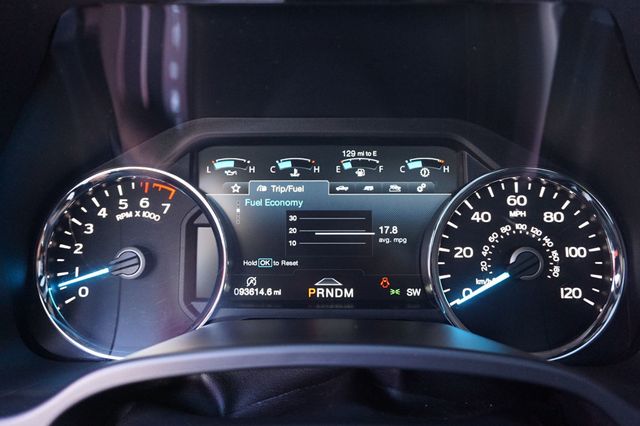 2020 Ford F-150 PLATINUM, FX4 OFF ROAD PKG, 4X4, DROP DOWN RUNNING BOARDS - 23008443 - 34