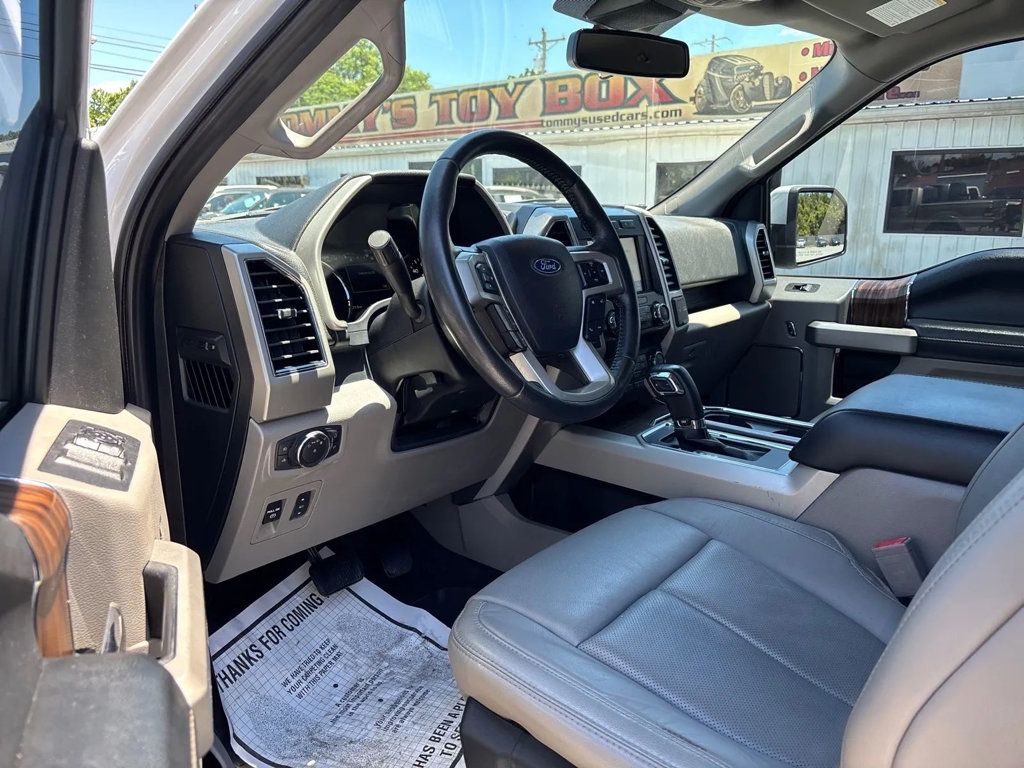 2020 Ford F-150 Supercrew Lariat Pickup 4D 5 1/2 ft - 23041554 - 5
