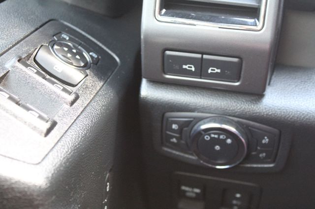 2020 Ford F-150 XLT 4WD SuperCrew 5.5' Box - 22904335 - 29