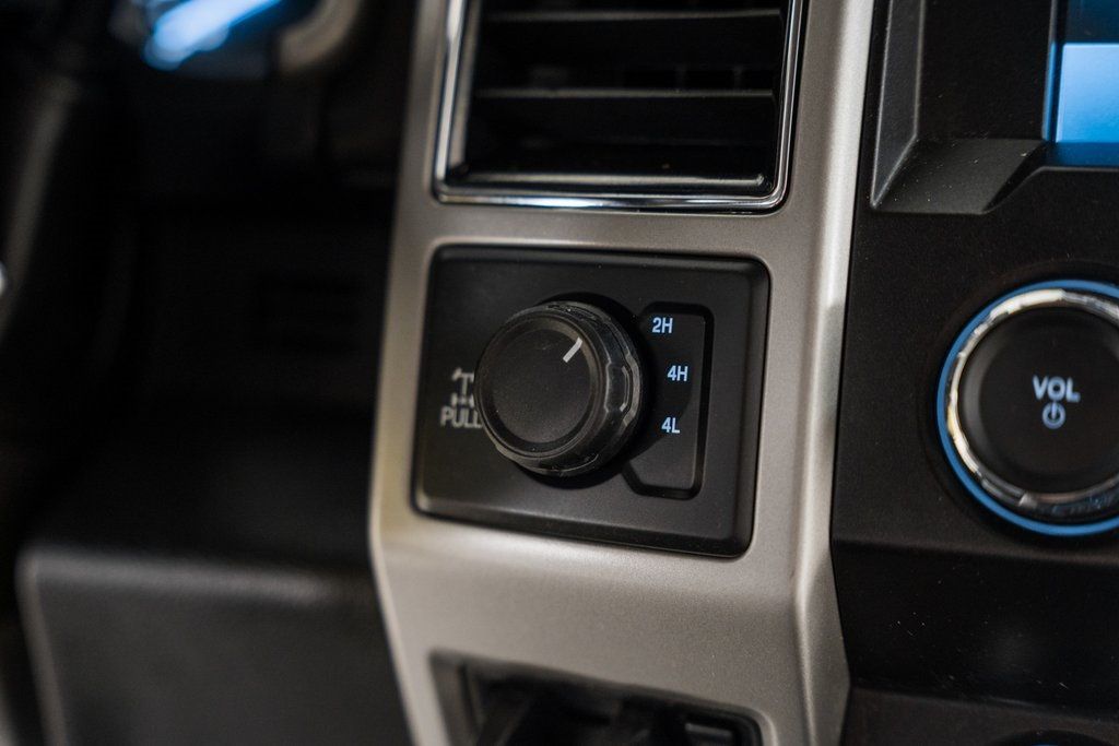 2020 Ford F-250SD Lariat - 22828429 - 39