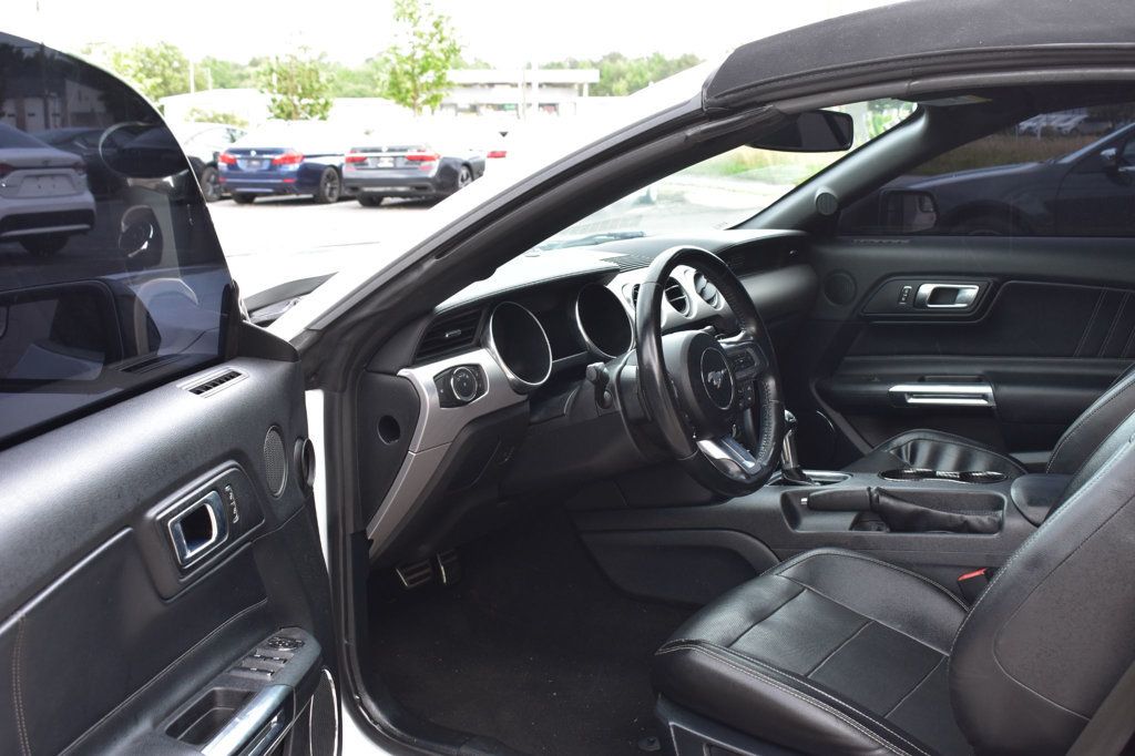 2020 Ford Mustang EcoBoost Convertible - 23030115 - 14