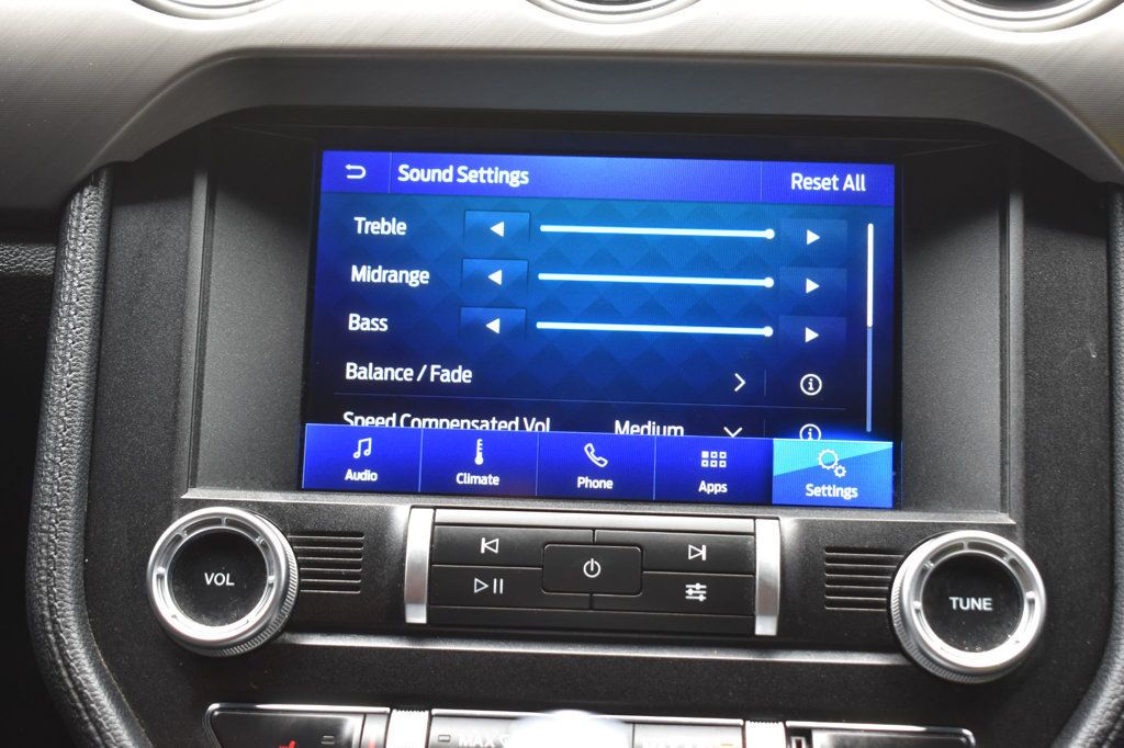 2020 Ford Mustang EcoBoost Convertible - 23030115 - 38