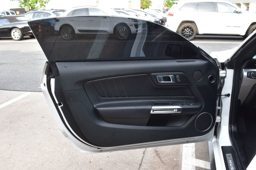 2020 Ford Mustang EcoBoost Convertible - 23030115 - 44