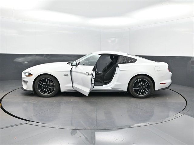 2020 Ford Mustang GT Fastback - 22891905 - 32