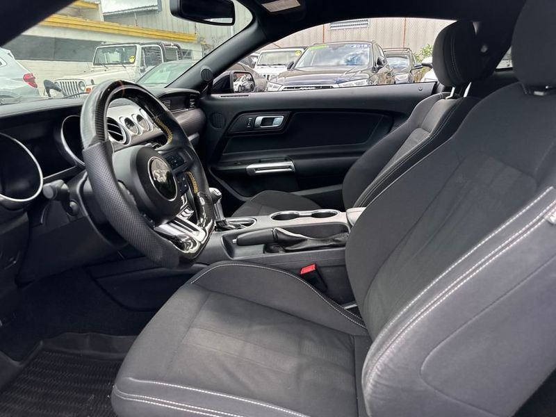 2020 Ford Mustang GT Premium photo 11