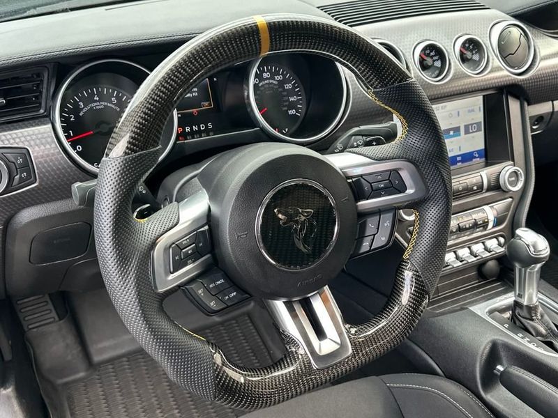 2020 Ford Mustang GT Premium photo 16