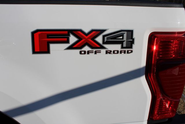 2020 Ford Super Duty F-250 SRW LARIAT 4WD Crew Cab 6.75' Box - 22981587 - 9