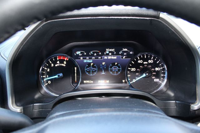 2020 Ford Super Duty F-250 SRW LARIAT 4WD Crew Cab 6.75' Box - 22981587 - 12