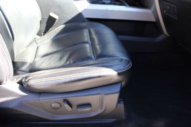 2020 Ford Super Duty F-250 SRW LARIAT 4WD Crew Cab 6.75' Box - 22981587 - 17