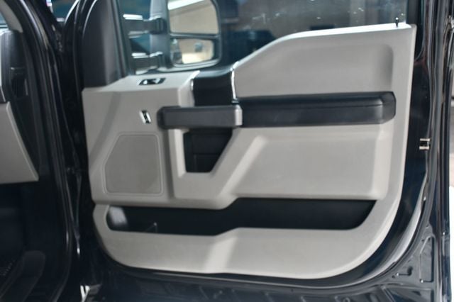 2020 Ford Super Duty F-250 SRW XLT 4WD Crew Cab 6.75' Box - 22960723 - 24