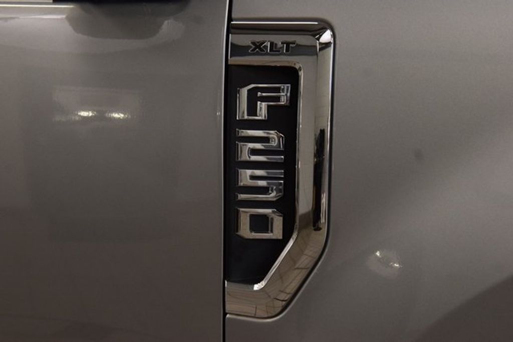 2020 Ford F-250 XLT FX4 photo 12