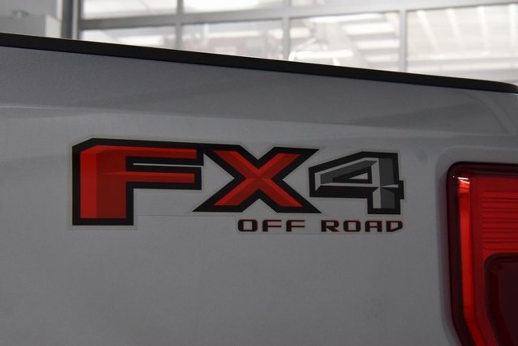 2020 Ford F-250 XLT FX4 photo 19