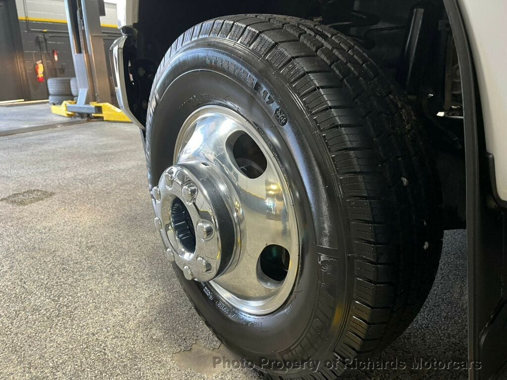 2020 Ford Super Duty F-350 DRW XLT 4WD Crew Cab 8' Box - 22942665 - 12