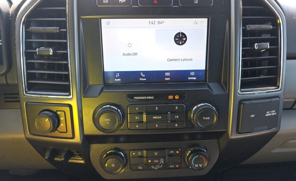 2020 Ford Super Duty F-350 DRW XLT 4WD Crew Cab 8' Box - 22936037 - 9