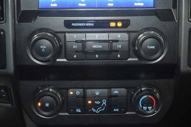 2020 Ford Super Duty F-350 DRW XLT DRW - 22936037 - 26