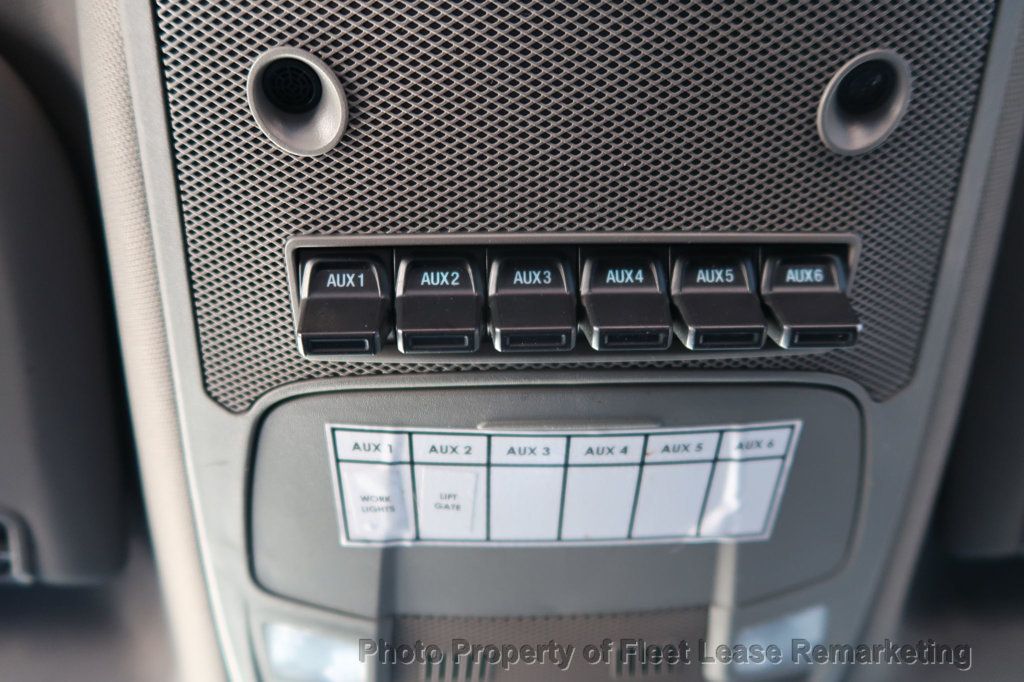 2020 Ford Super Duty F-550 DRW F550SD 2WD Reg Cab 16' Stakebed Ligftgate DRW - 22940507 - 33